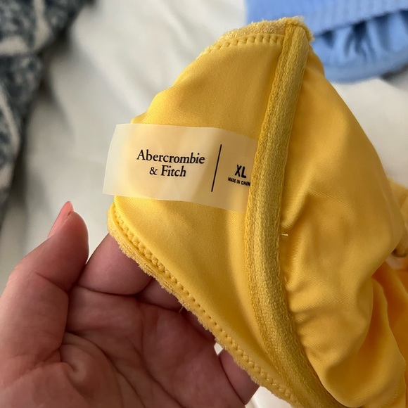 Two bikini tops! - Picture 4 of 5